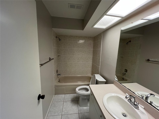 2826 Rampart Cir, Clearwater, FL 33761 - full bathroom with tile patterned floors, toilet, visible vents, and  shower combination