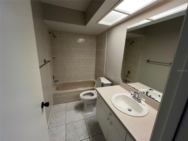 2826 Rampart Cir, Clearwater, FL 33761 - bathroom featuring tile patterned flooring, toilet, shower / washtub combination, and vanity