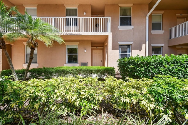 1003 Fairwaycove Ln Unit 103, Bradenton, FL 34212 - entrance to property featuring stucco siding