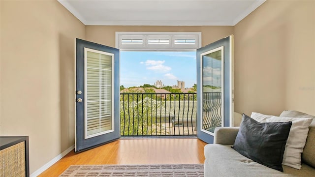 501 Knights Run Ave Unit 1335, Tampa, FL 33602 - sitting room with wood finished floors and baseboards