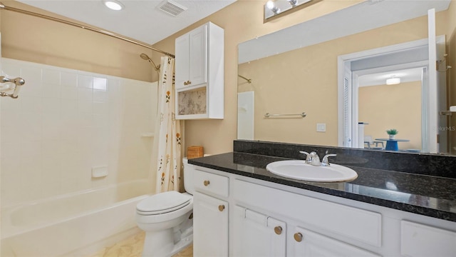 501 Knights Run Ave Unit 1335, Tampa, FL 33602 - bathroom featuring toilet, shower / tub combo with curtain, and vanity