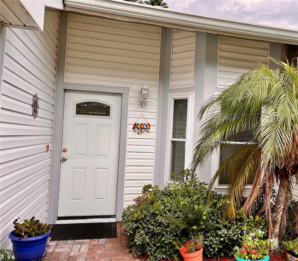 840 Franklin Cir, Palm Harbor, FL 34683 - view of doorway to property
