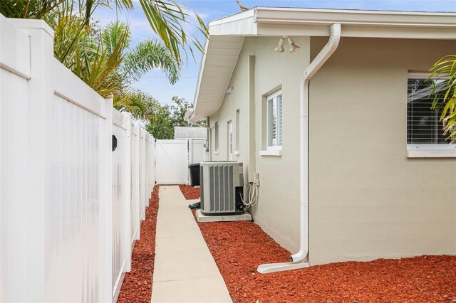 14330 Oliver St, Largo, FL 33774 - photo 30