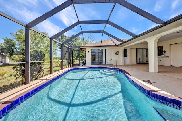 280 Fortaleza St, Punta Gorda, FL 33983 - swimming pool featuring a patio area and glass enclosure