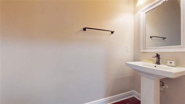3615 S Church Ave, Tampa, FL 33629 - bathroom with baseboards
