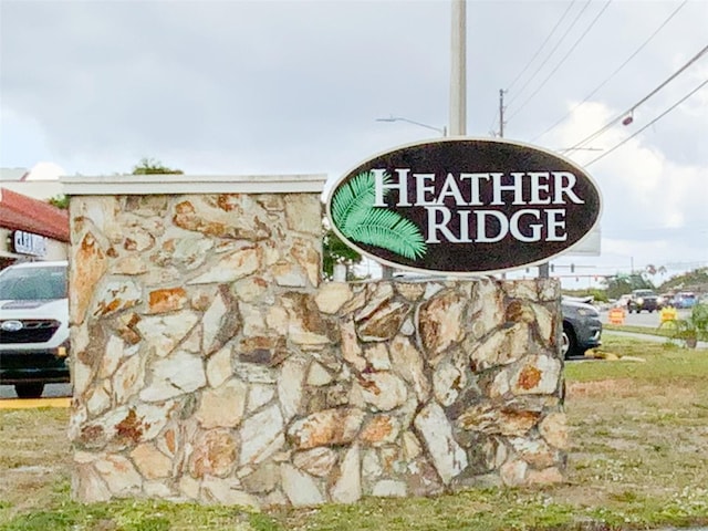 view of community / neighborhood sign