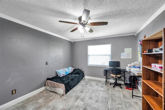 424 Forest Glen Ave, Lakeland, FL 33813 - office space featuring wood finished floors, a ceiling fan, a textured ceiling, crown molding, and baseboards