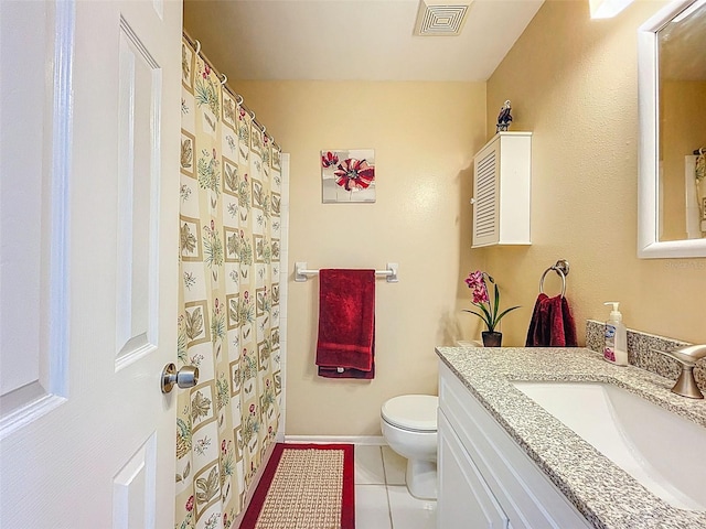 3078 Pointer Dr, Palm Harbor, FL 34683 - full bath featuring visible vents, tile patterned floors, vanity, toilet, and a shower with shower curtain
