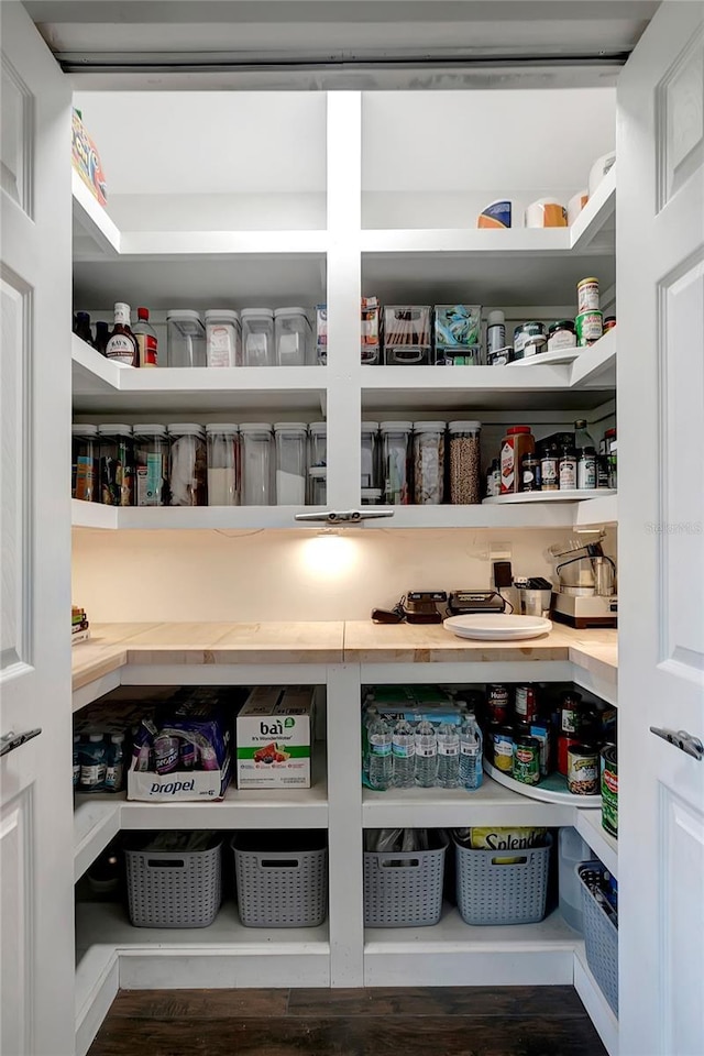 13974 75th Ave, Seminole, FL 33776 - view of pantry