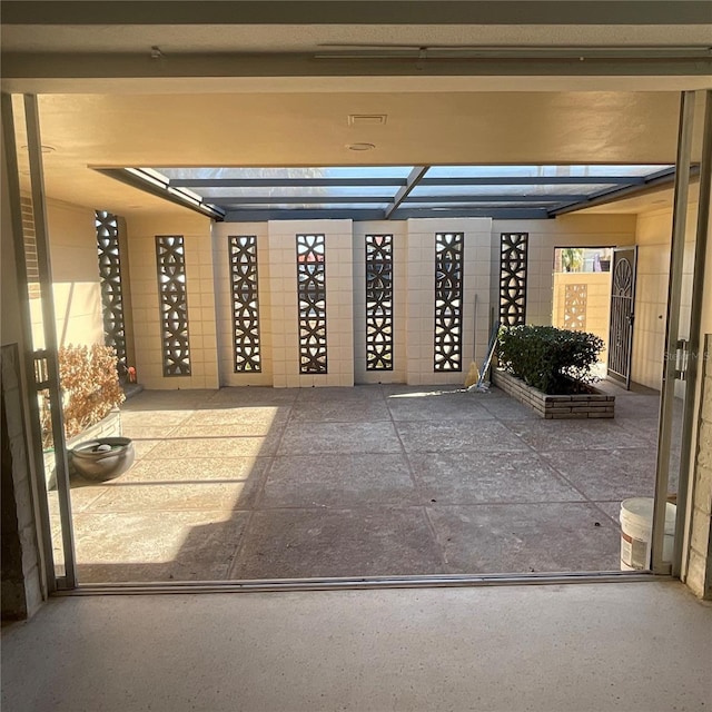2015 Dolphin Blvd S, Saint Petersburg, FL 33707 - view of garage