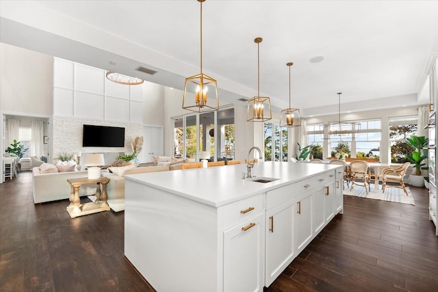 885 Seaview Cir Unit 20, Crystal Beach, FL 34681 - kitchen featuring a sink, plenty of natural light, dark wood finished floors, and open floor plan