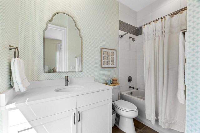 885 Seaview Cir Unit 20, Crystal Beach, FL 34681 - full bath featuring toilet, shower / bathtub combination with curtain, vanity, and tile patterned floors