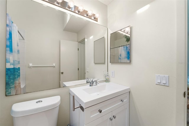 2373 Hounds Trl, Palm Harbor, FL 34683 - bathroom with vanity and toilet