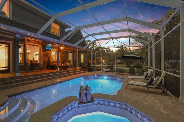18929 Crescent Rd, Odessa, FL 33556 - outdoor pool with a jacuzzi, a patio area, and a lanai