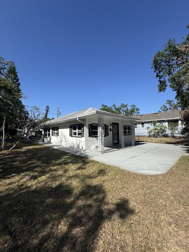 547 16th Ave S, Saint Petersburg, FL 33701 - back of property with a lawn