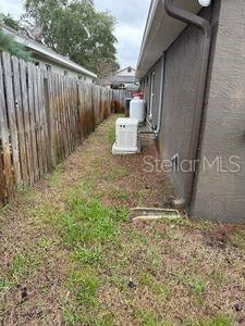 1747 Wood Brook St, Tarpon Springs, FL 34689 - view of yard