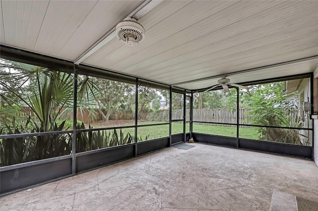 14615 Daybreak Dr, Lutz, FL 33559 - unfurnished sunroom with a ceiling fan