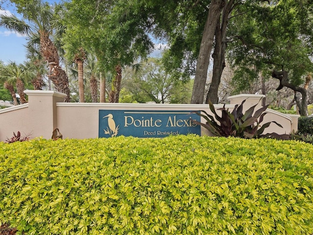 view of community / neighborhood sign