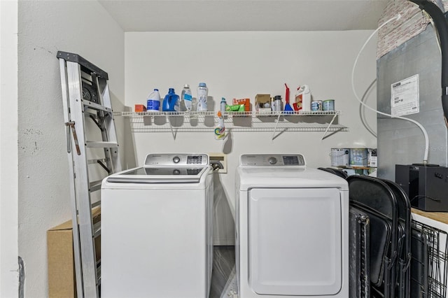 518 Royal Ridge St, Valrico, FL 33594 - washroom with separate washer and dryer and laundry area