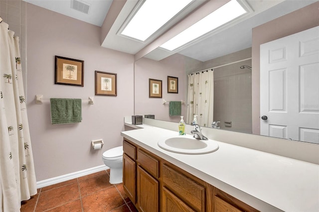 bathroom featuring visible vents, vanity, toilet, baseboards, and a shower with curtain