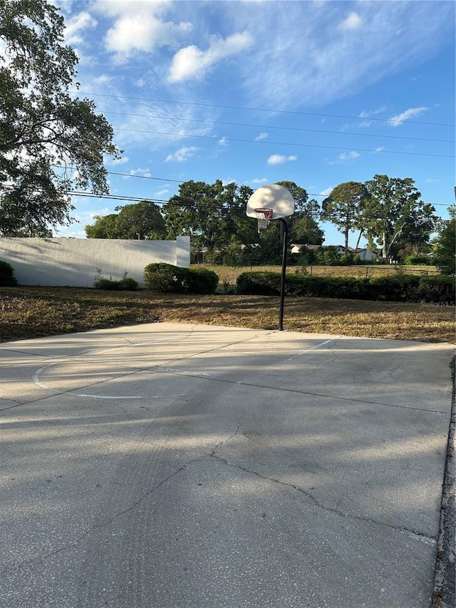 3260 Haviland Ct Unit 202, Palm Harbor, FL 34684 - view of sport court featuring community basketball court