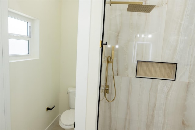 12484 Cross St, Largo, FL 33773 - full bath featuring a shower stall and toilet