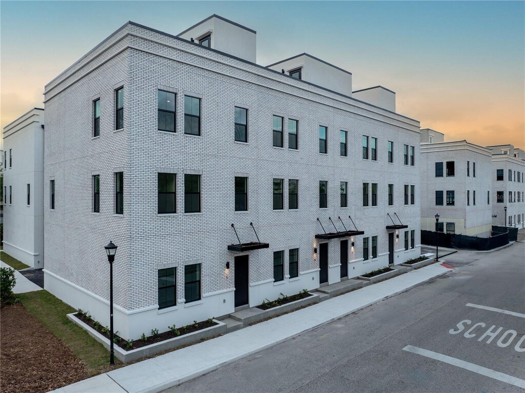 1218 E Kay St Unit 2, Tampa, FL 33602 - photo 1