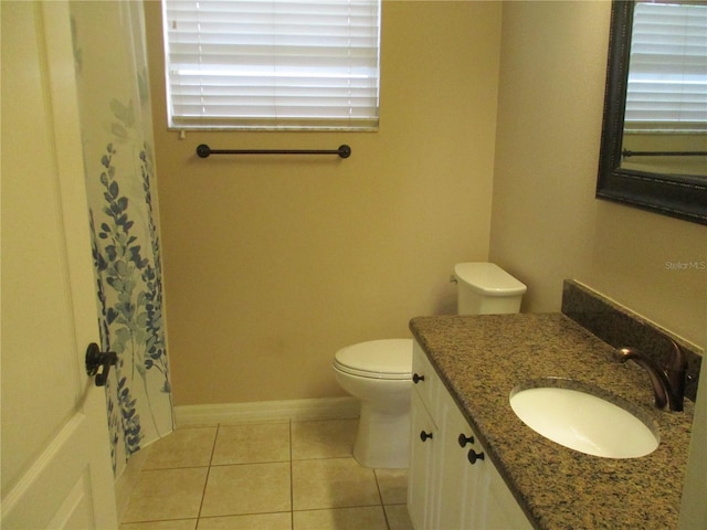 2213 Towering Oaks Cir, Seffner, FL 33584 - full bathroom featuring vanity, tile patterned flooring, and a shower with curtain