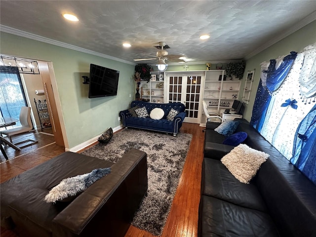 1101 Alcazar Way S, Saint Petersburg, FL 33705 - living room featuring a ceiling fan, baseboards, recessed lighting, and ornamental molding