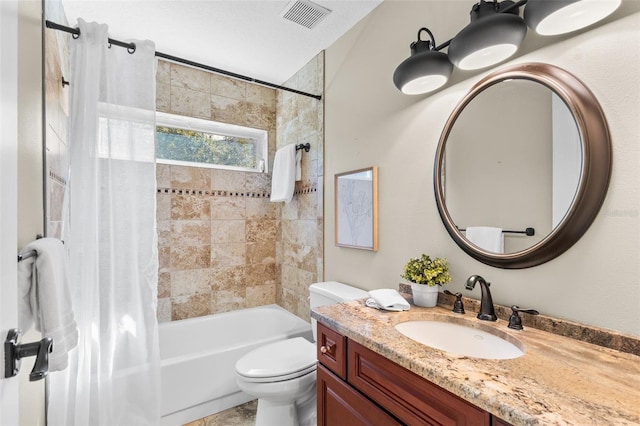 4690 Wrentham Pl, Palm Harbor, FL 34685 - bathroom featuring shower / tub combo and vanity