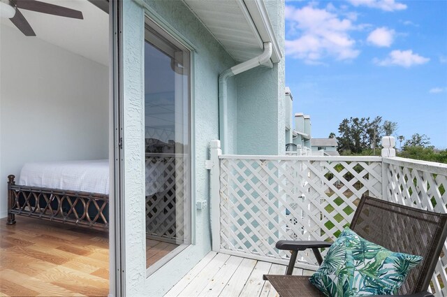 623 Garland Cir, Indian Rocks Beach, FL 33785 - balcony featuring a ceiling fan