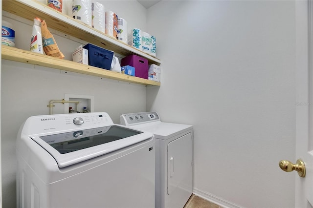 10636 Dawns Light Dr, Riverview, FL 33578 - laundry area featuring washing machine and dryer and baseboards