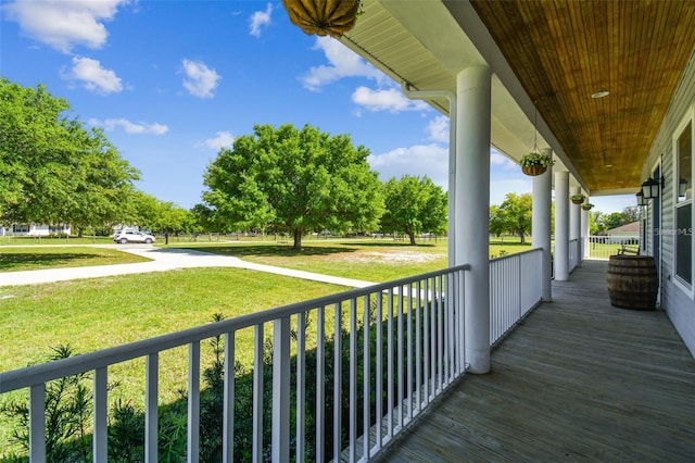 balcony featuring covered porch