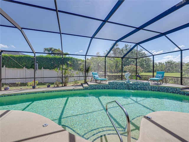 2908 89th Ave E, Parrish, FL 34219 - view of swimming pool featuring a lanai, a patio area, and a pool with connected hot tub