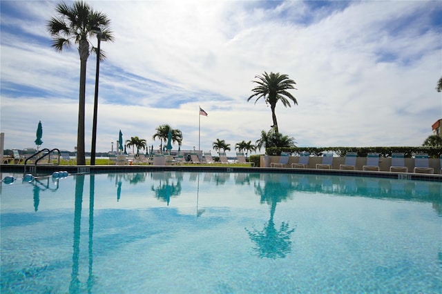 view of swimming pool