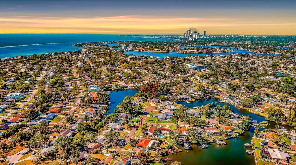 1620 Massachusetts Ave NE, Saint Petersburg, FL 33703