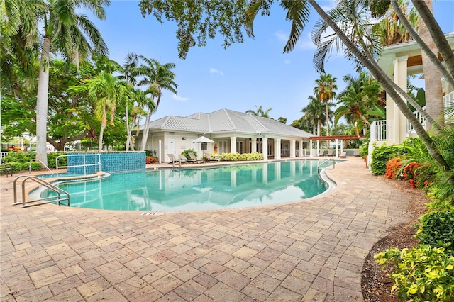3506 54th Dr W Unit 108, Bradenton, FL 34210 - community pool with a patio