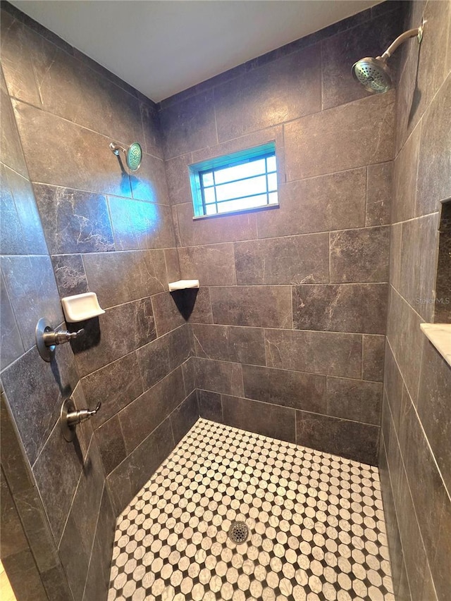11240 Marvelwood, Brooksville, FL 34614 - full bath with tiled shower