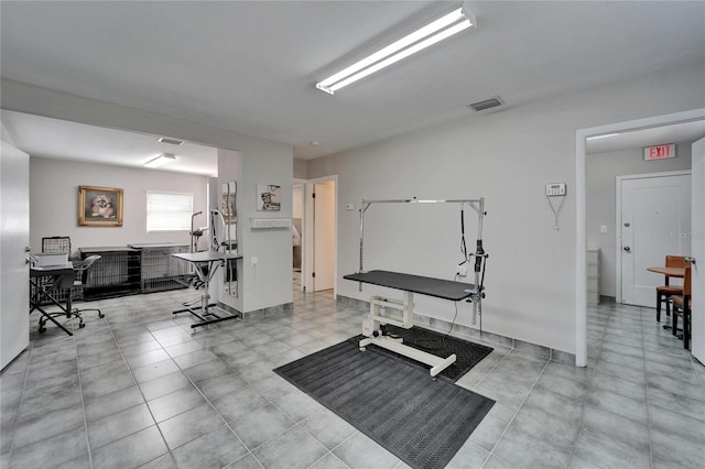 126 Ridgewood Ave, Brandon, FL 33510 - interior space featuring visible vents