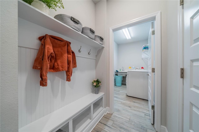 5538 Spanish Moss Cv, Bradenton, FL 34203 - mudroom with light wood-type flooring