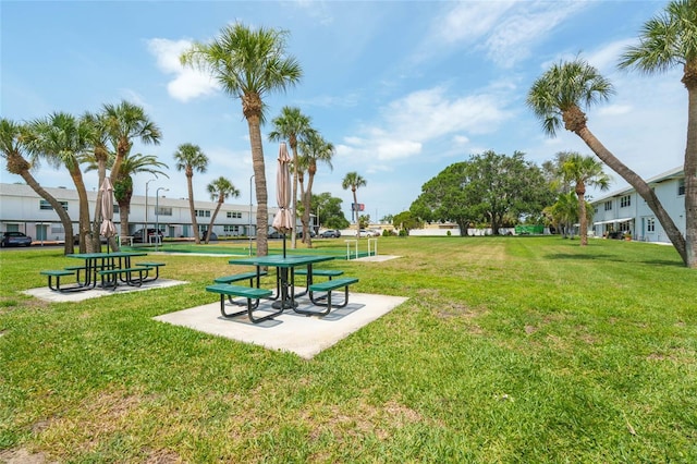 5356 81st St N Unit 26, Saint Petersburg, FL 33709 - view of community featuring a yard