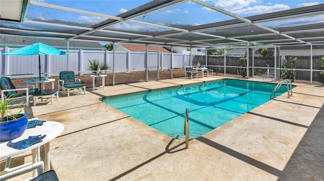 1913 Poinsetta Ln, Maitland, FL 32751 - view of swimming pool featuring a fenced backyard, a patio area, and a lanai