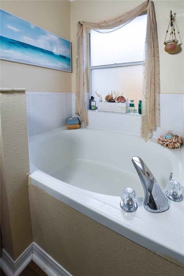 2604 Clareside Dr, Valrico, FL 33596 - full bathroom featuring a bath