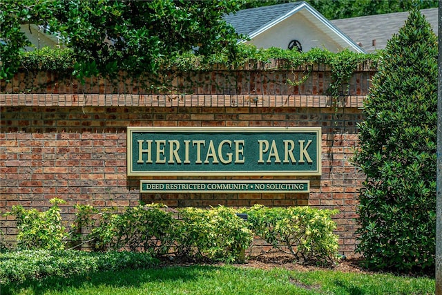 2604 Clareside Dr, Valrico, FL 33596 - view of community sign