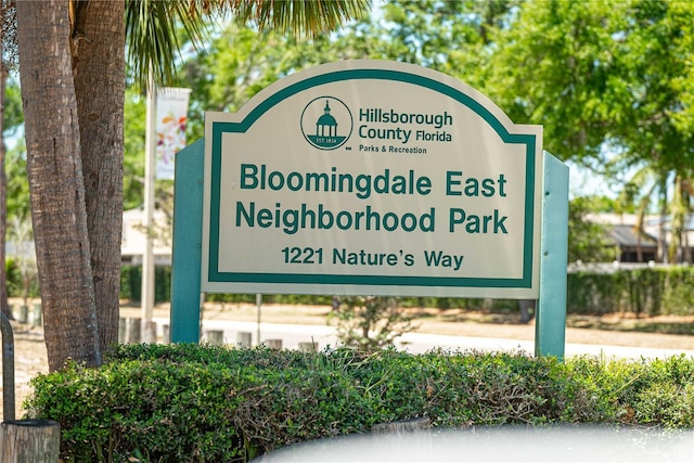 2604 Clareside Dr, Valrico, FL 33596 - view of community sign