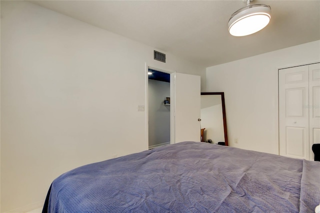 1115 Rue Des Chateaux Unit 2B, South Pasadena, FL 33707 - bedroom featuring visible vents