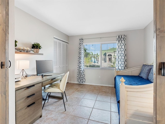 6604 Dolphin Cove Dr, Apollo Beach, FL 33572 - office space with light tile patterned flooring and baseboards