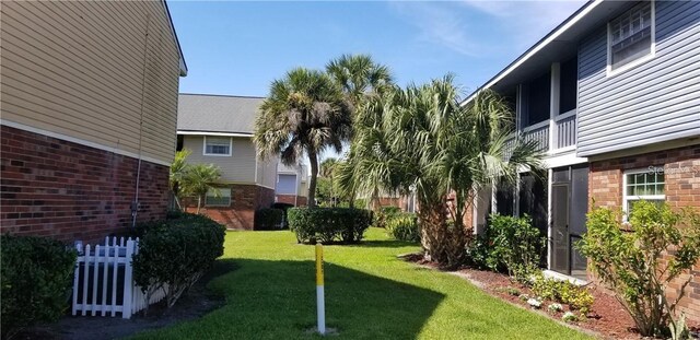 200 Country Club Dr Unit 906, Largo, FL 33771 - view of yard