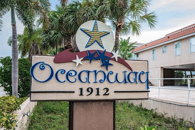 view of community / neighborhood sign