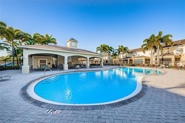 6902 47th Ln N, Pinellas Park, FL 33781 - pool featuring fence and a patio area
